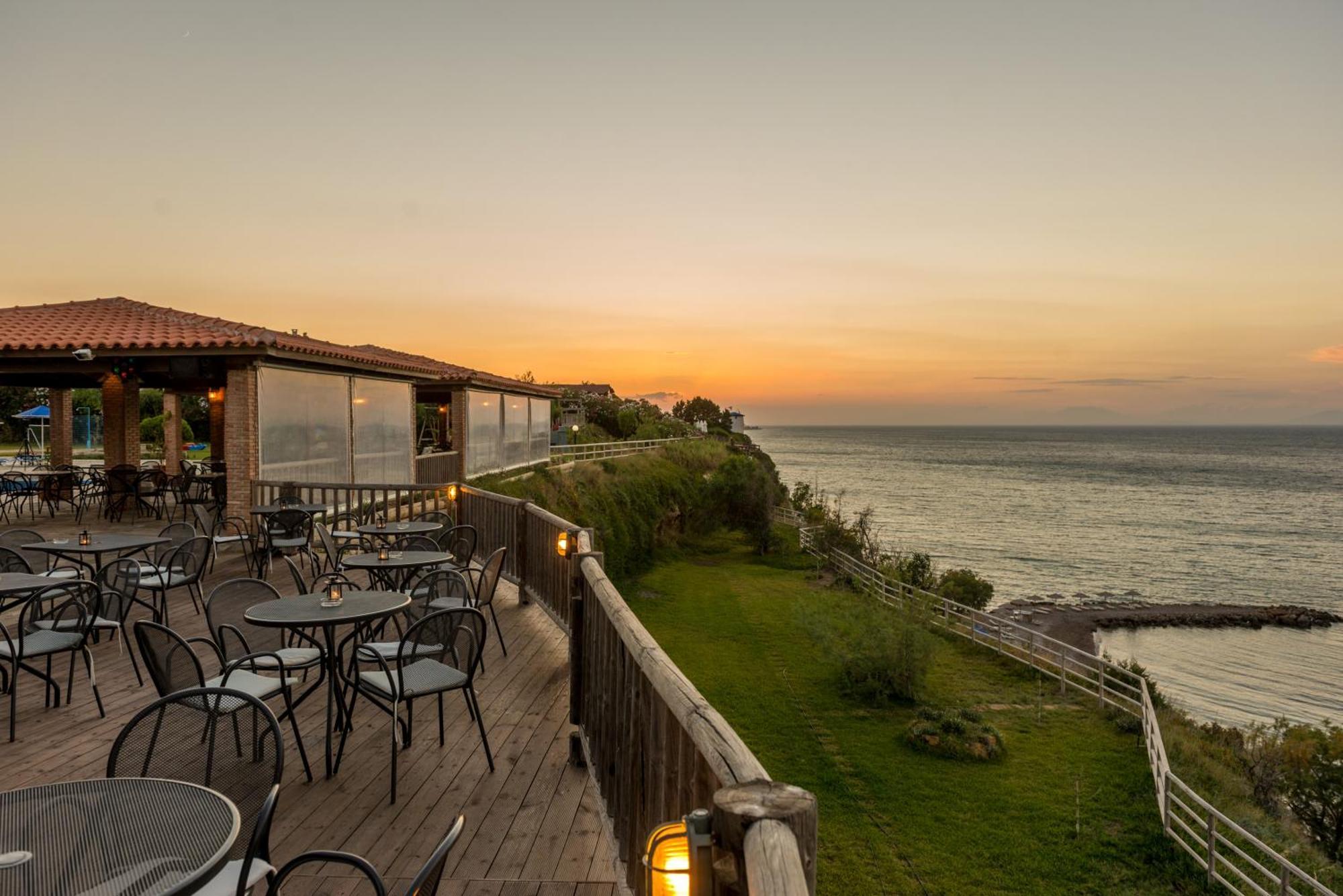 Hotel Pavlina Beach Niforeika Exterior foto