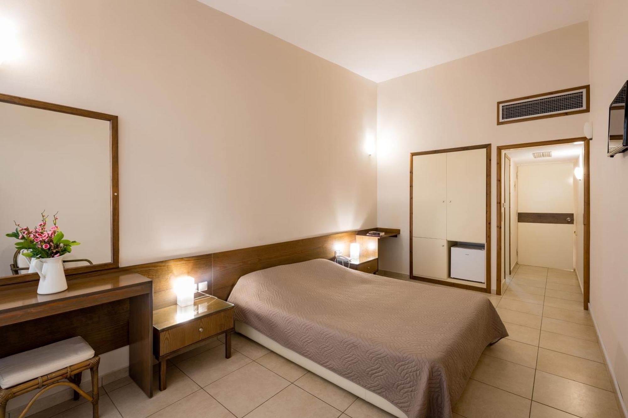 Hotel Pavlina Beach Niforeika Exterior foto