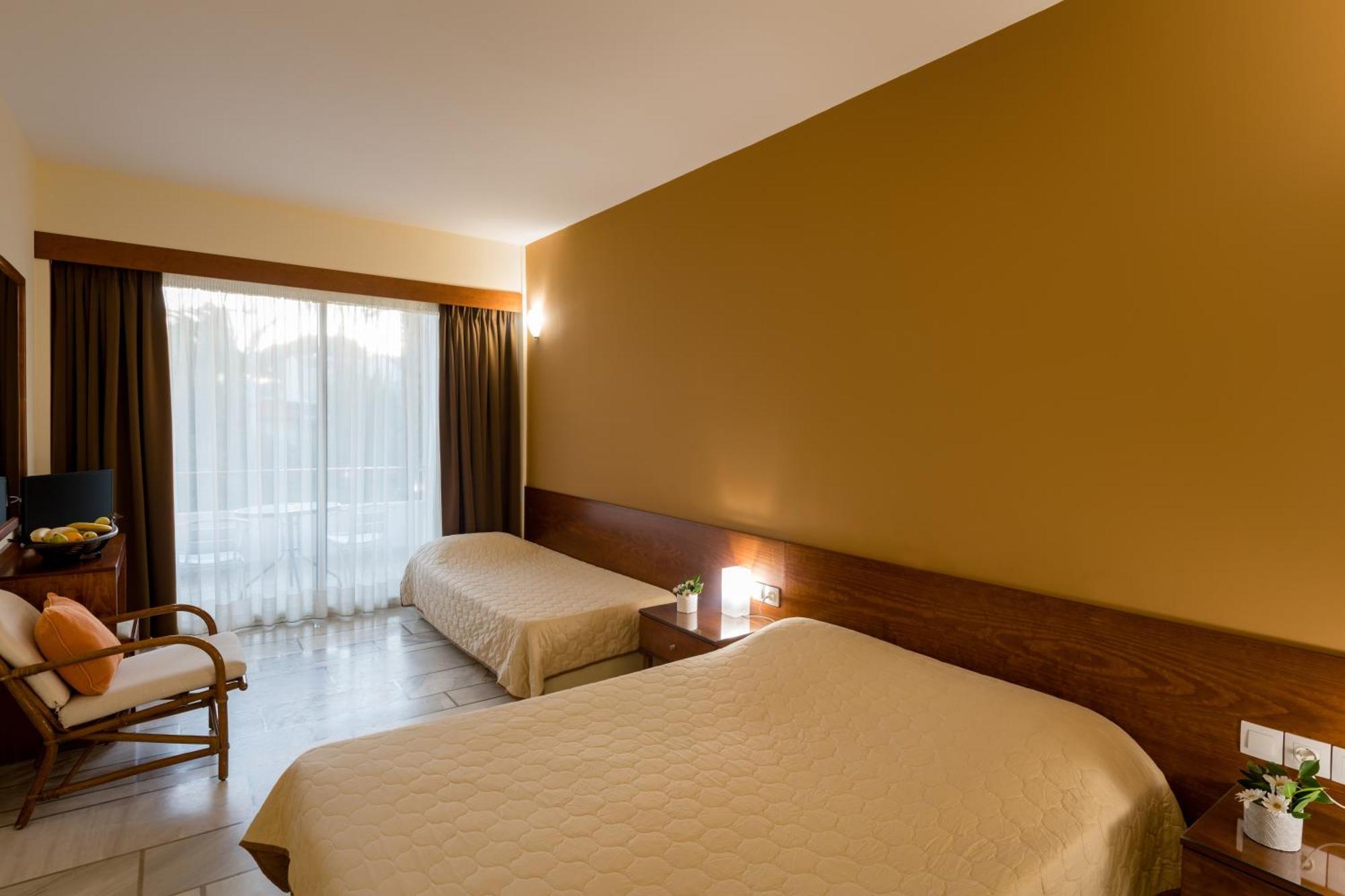 Hotel Pavlina Beach Niforeika Exterior foto