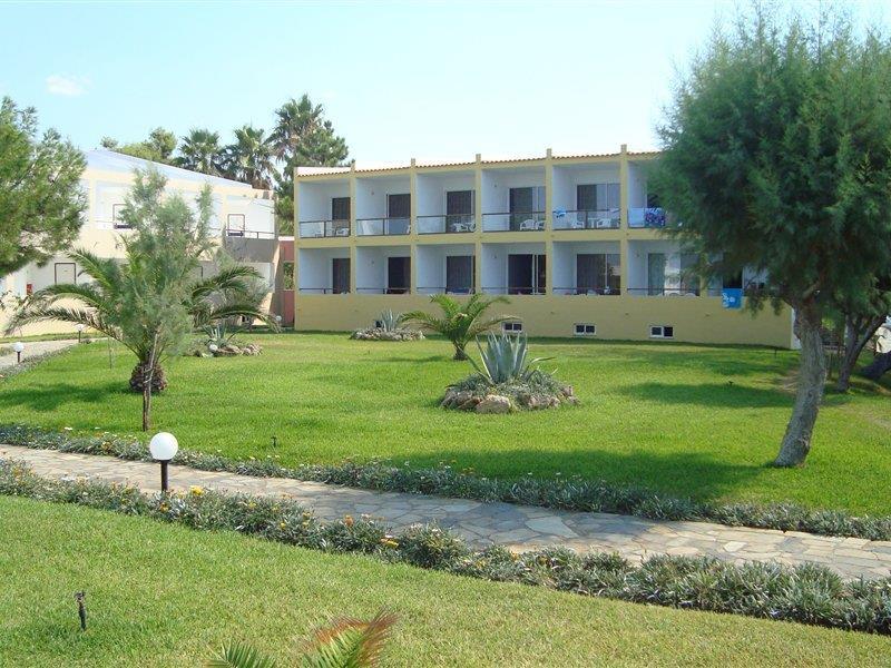 Hotel Pavlina Beach Niforeika Exterior foto